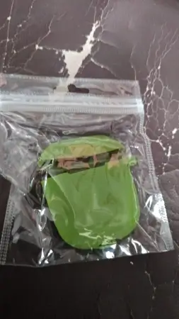 MgtGflG2I7PWKiWLrh7pJOVEEYa8mWybZsm564El.webp Silicone Shockproof Protection Wireless Headphones Carrying Box Cover with Metal Keychain ( default, Standard ).